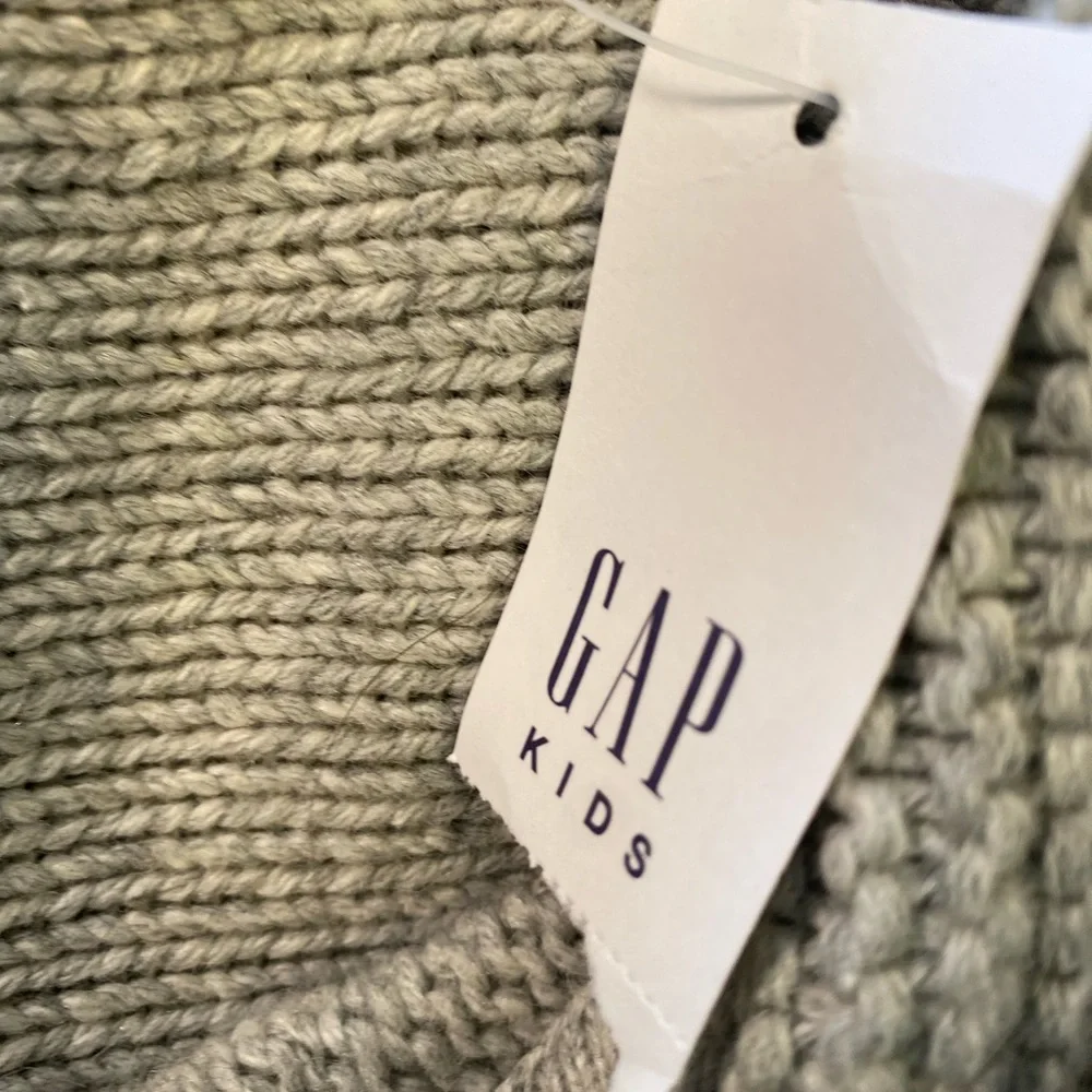 NWT Gap - Girls gray cable knit poncho with faux fur hood, Size: XL